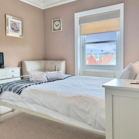 Apartment Victoria With Free Parking Scarborough Extérieur photo