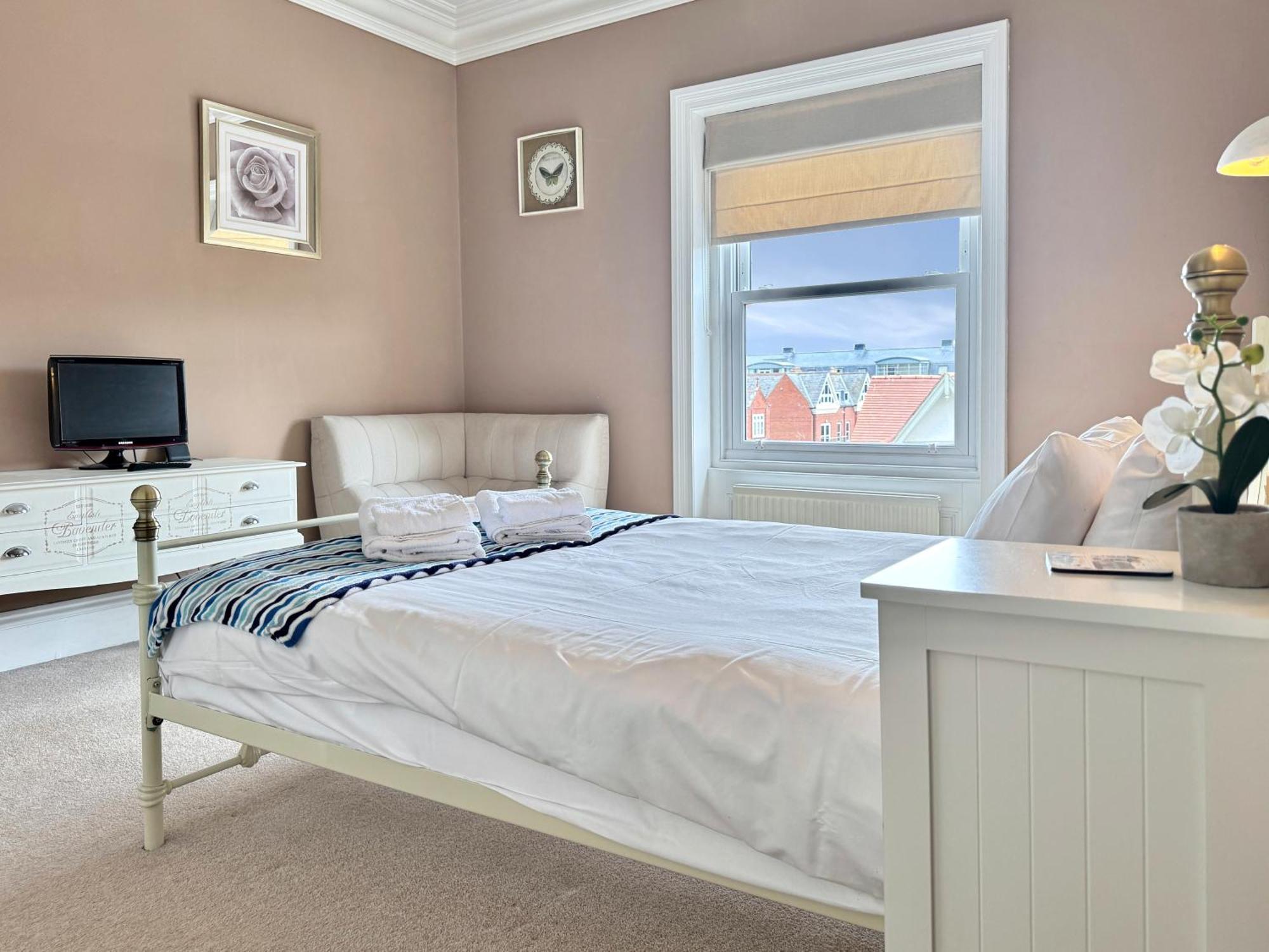 Apartment Victoria With Free Parking Scarborough Extérieur photo