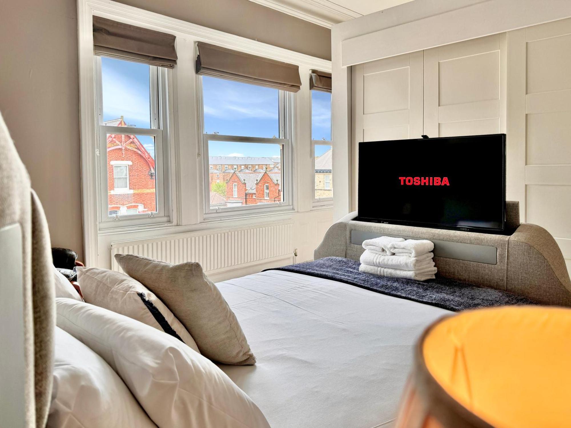 Apartment Victoria With Free Parking Scarborough Extérieur photo