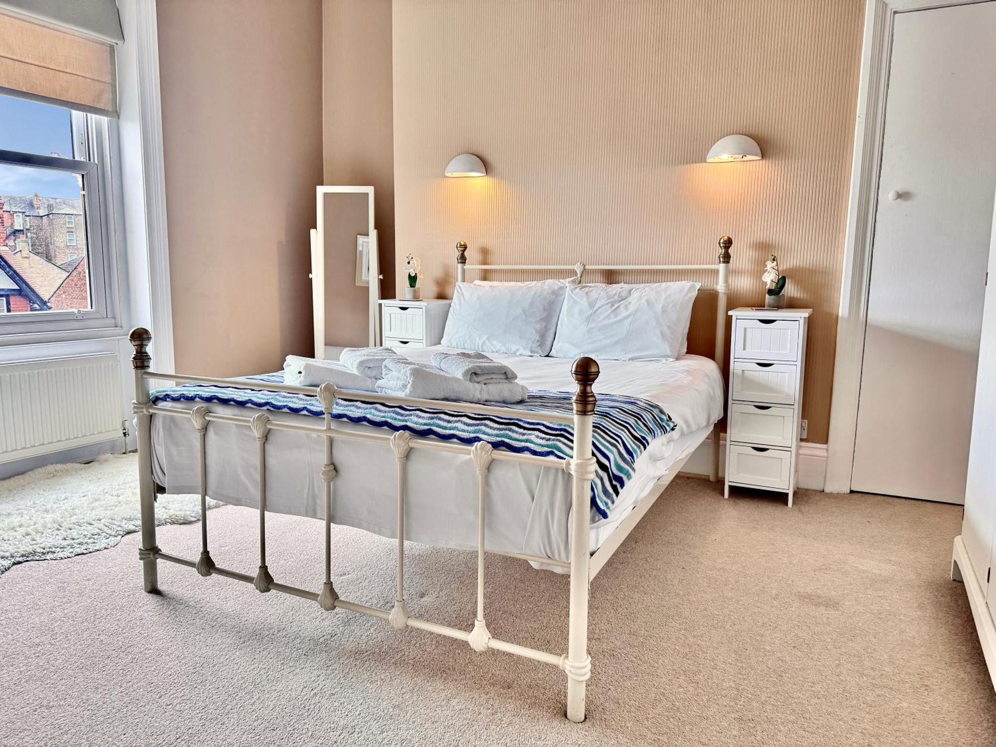 Apartment Victoria With Free Parking Scarborough Extérieur photo