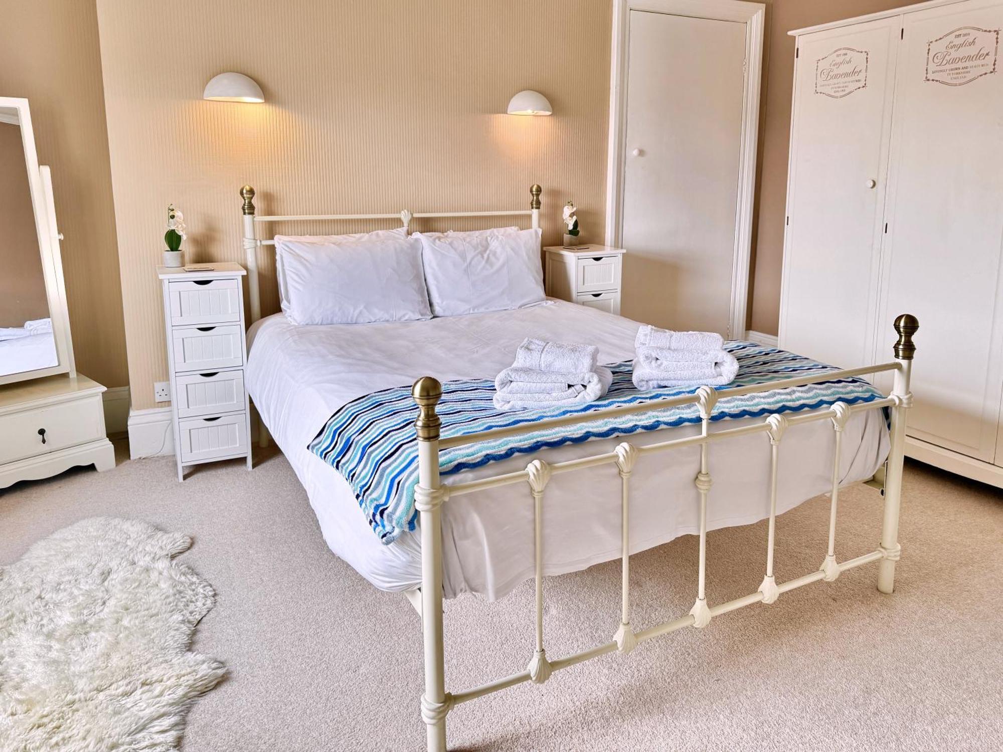 Apartment Victoria With Free Parking Scarborough Extérieur photo